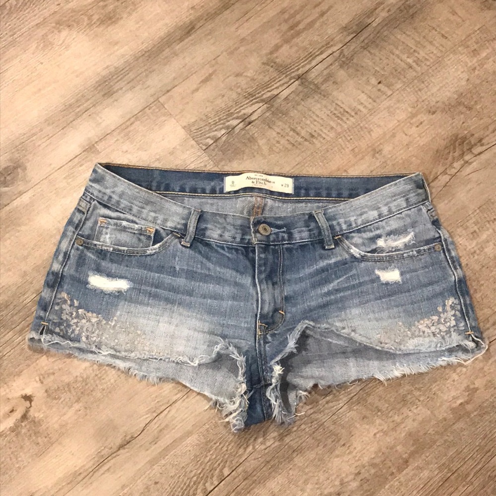 Abercrombie and Fitch light wash shorts size 8